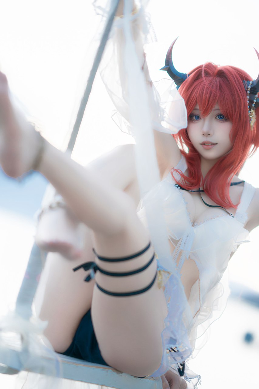 好图欣赏-纸悦Etsu_ko - 明日方舟 史尔特尔 泳装